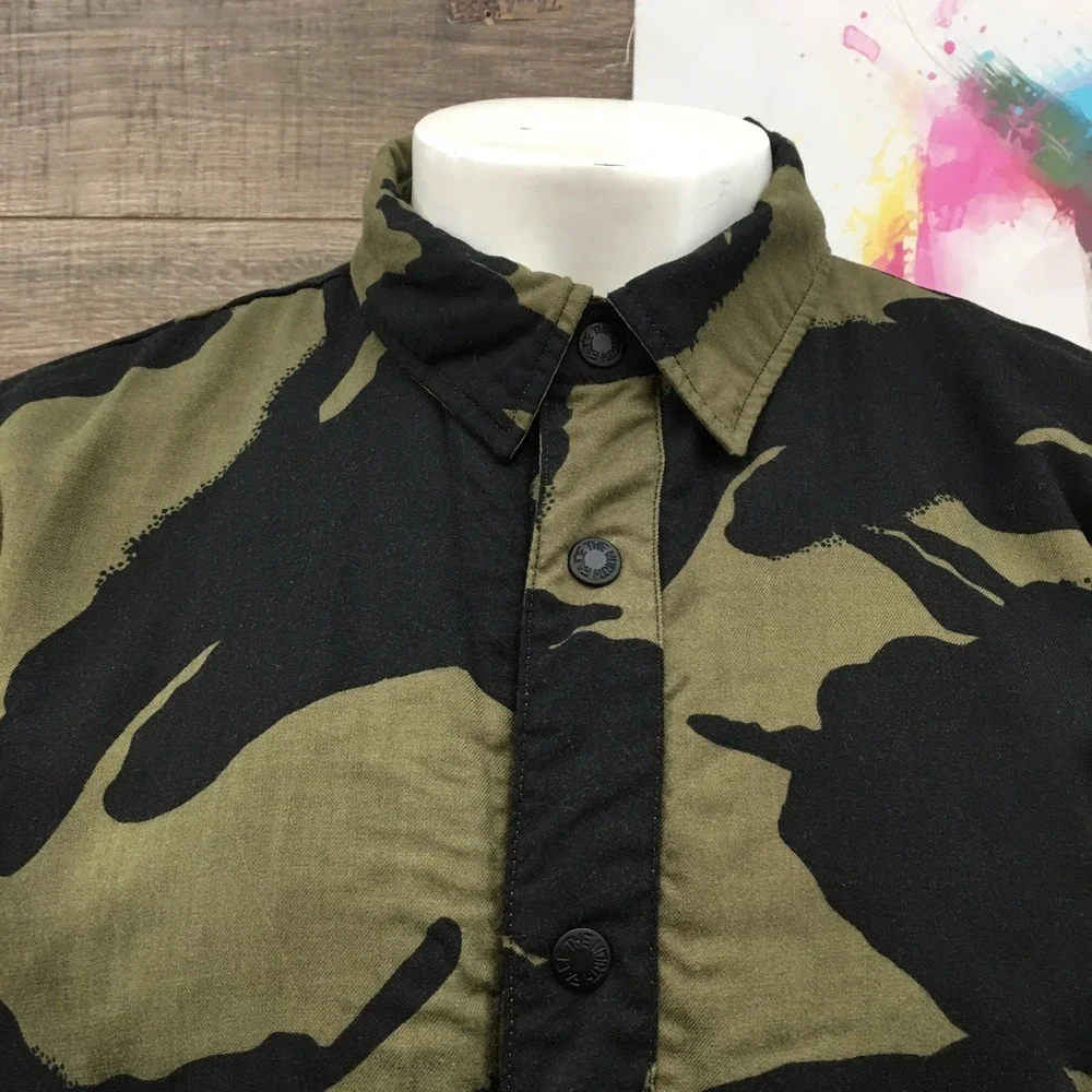 The North Face Mens Reversible Camo Quilted Shirt Jacket Green Black Large